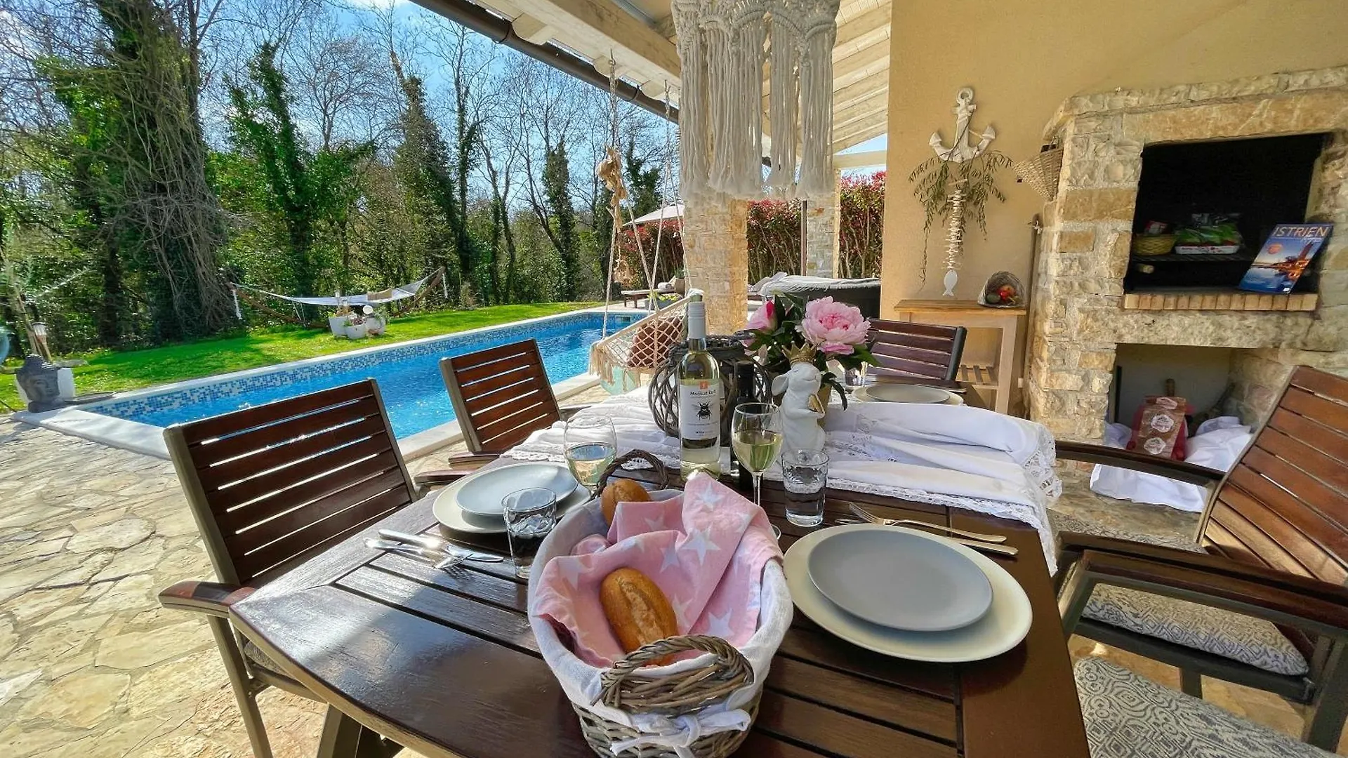 Villas Adagio Rojnici 0*,